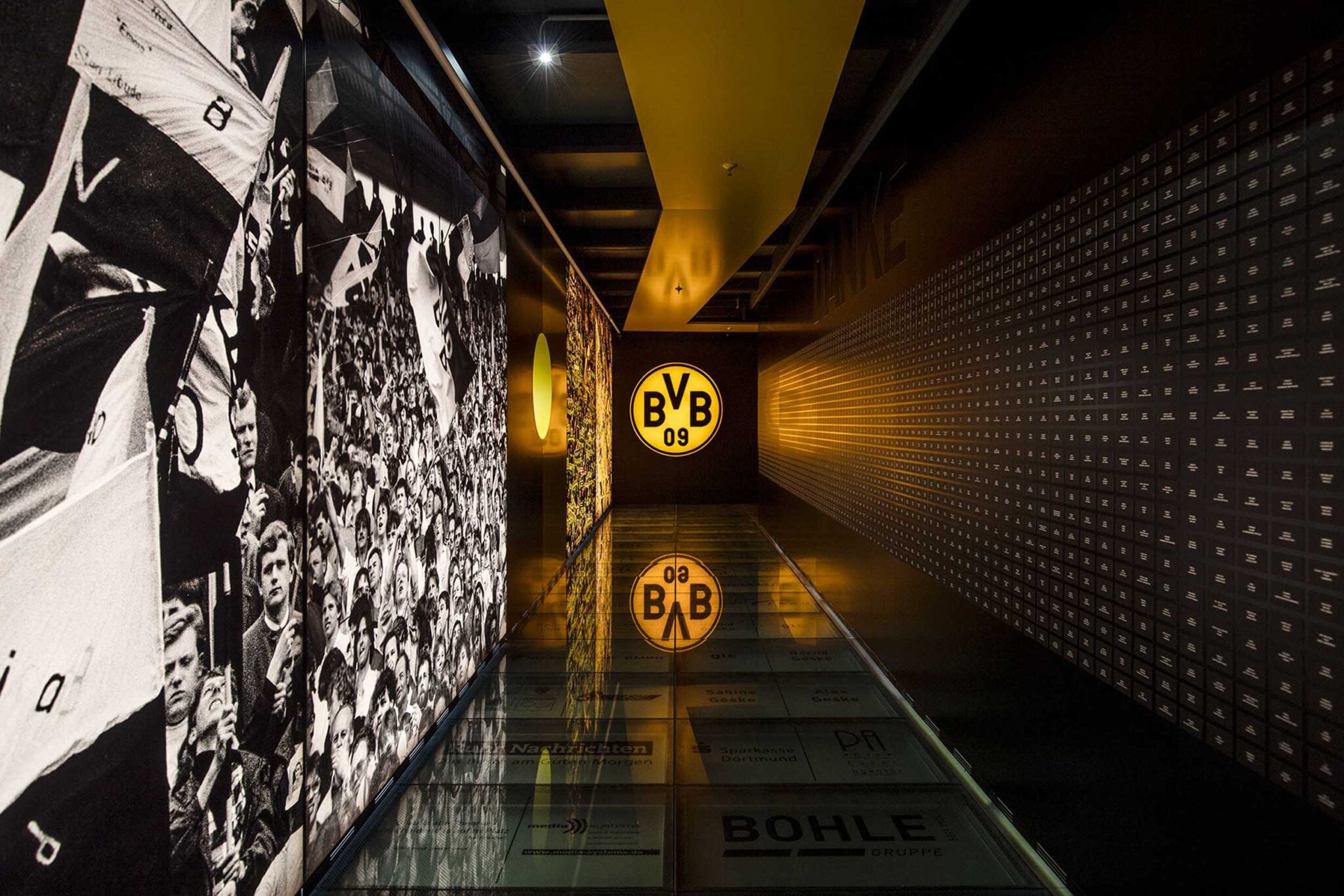 BVB_Borusseum_Museum_Innenausbau_8 BVB Borusseum - Borussia Museum Dortmund Gang