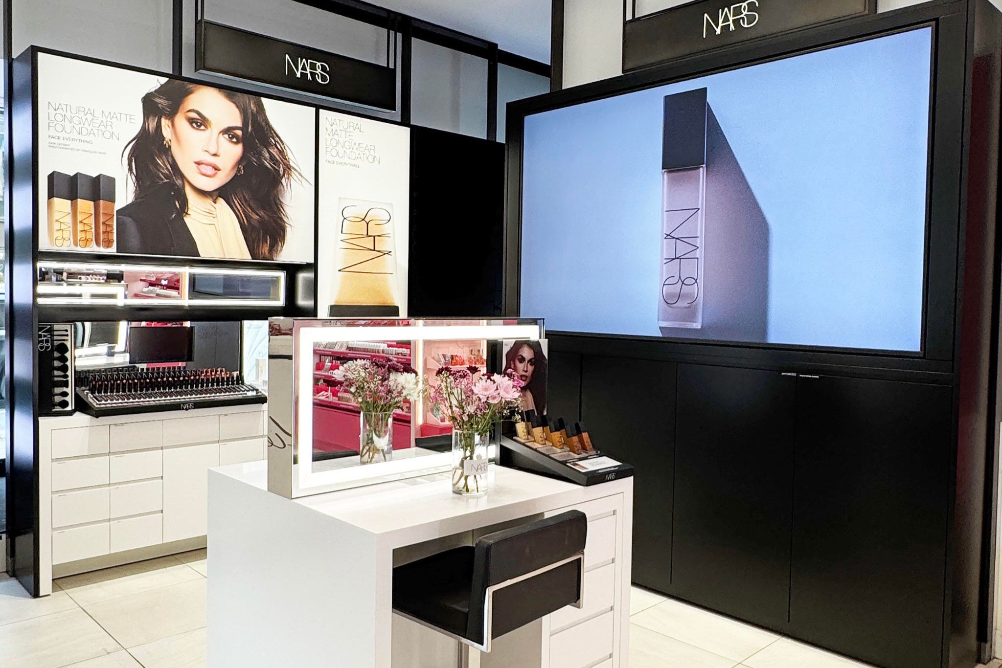 NARS - GALERIA Düsseldorf Shop-in-Shop